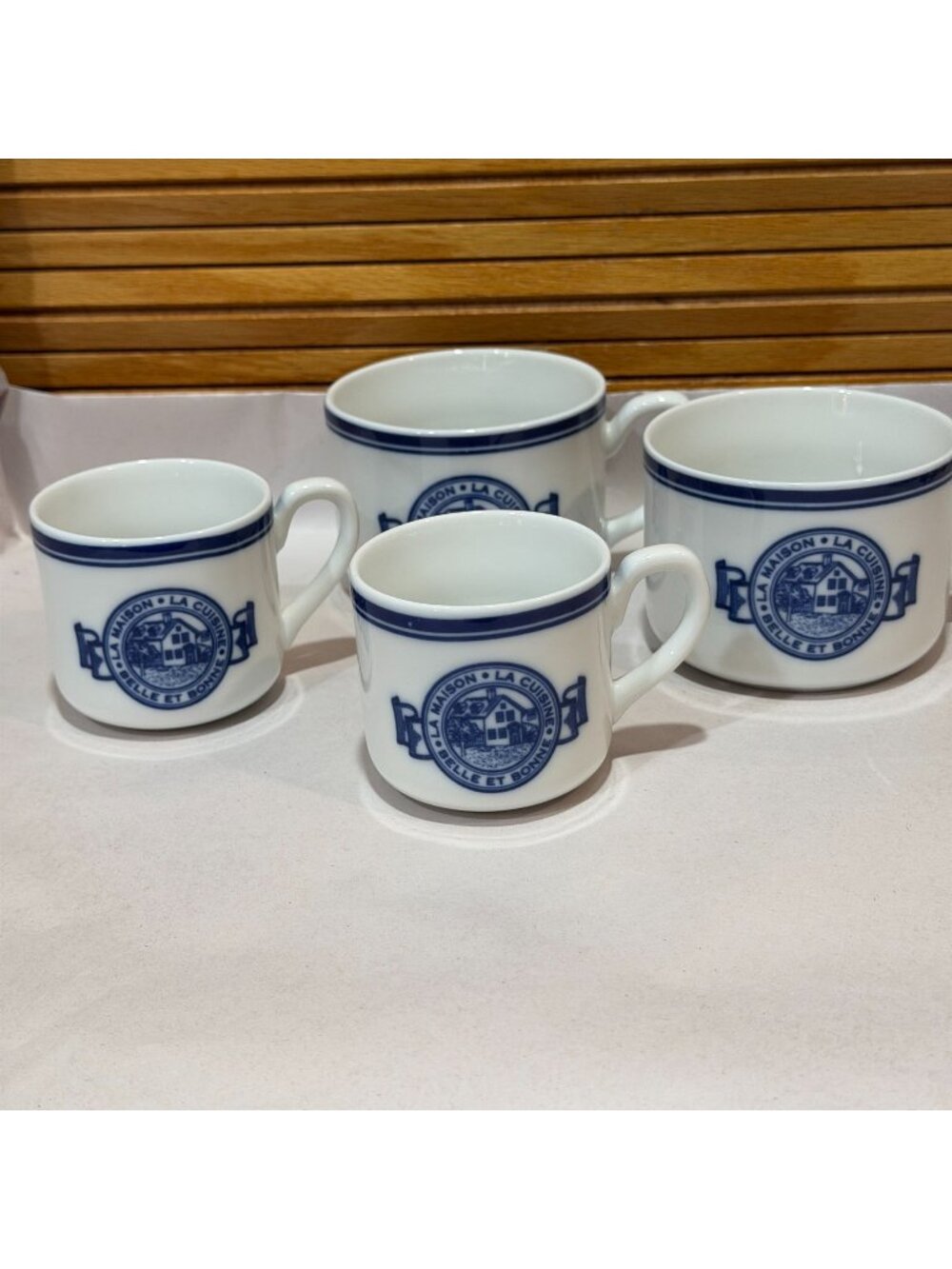 Vintage La Maison Roshco 4-Piece Set Belle et Bonne 2 Coffee 2 Demitasse Cups